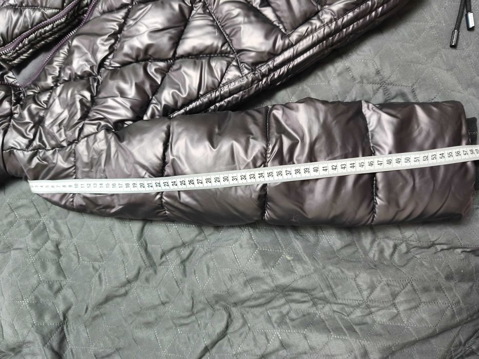 Продам зимову куртку для дівчинки років 10