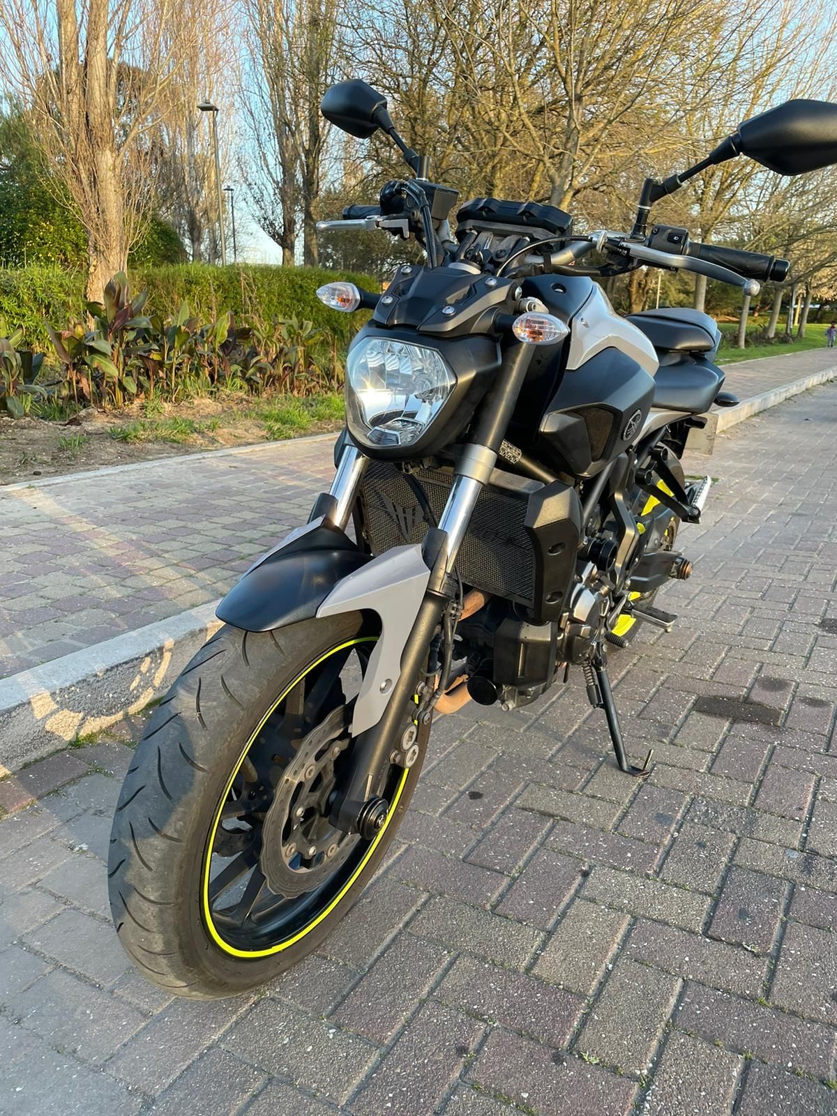 Yamaha mt 07 35kw de livrete