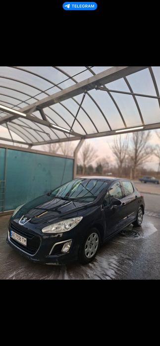 Машина пежо /308