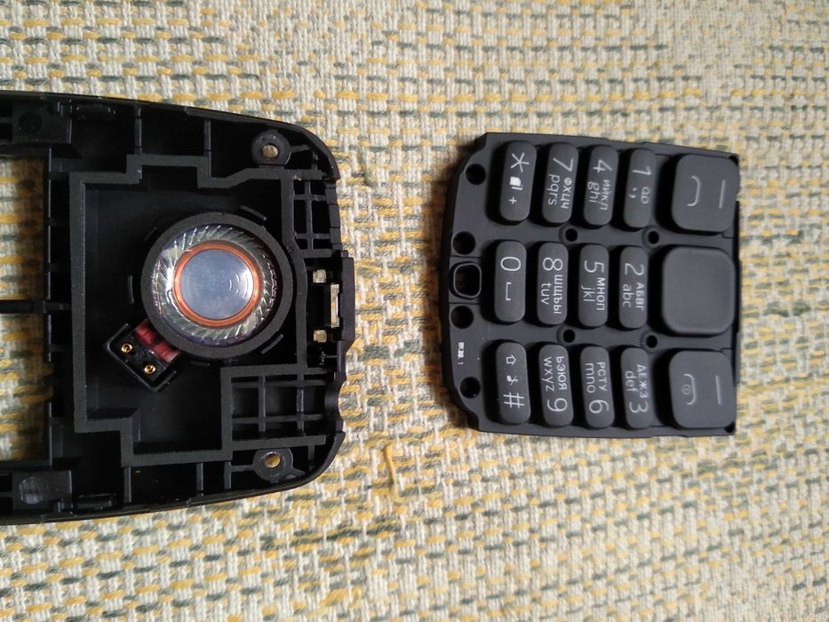Продам  части корпуса для мобильного телефона  Nokia 106