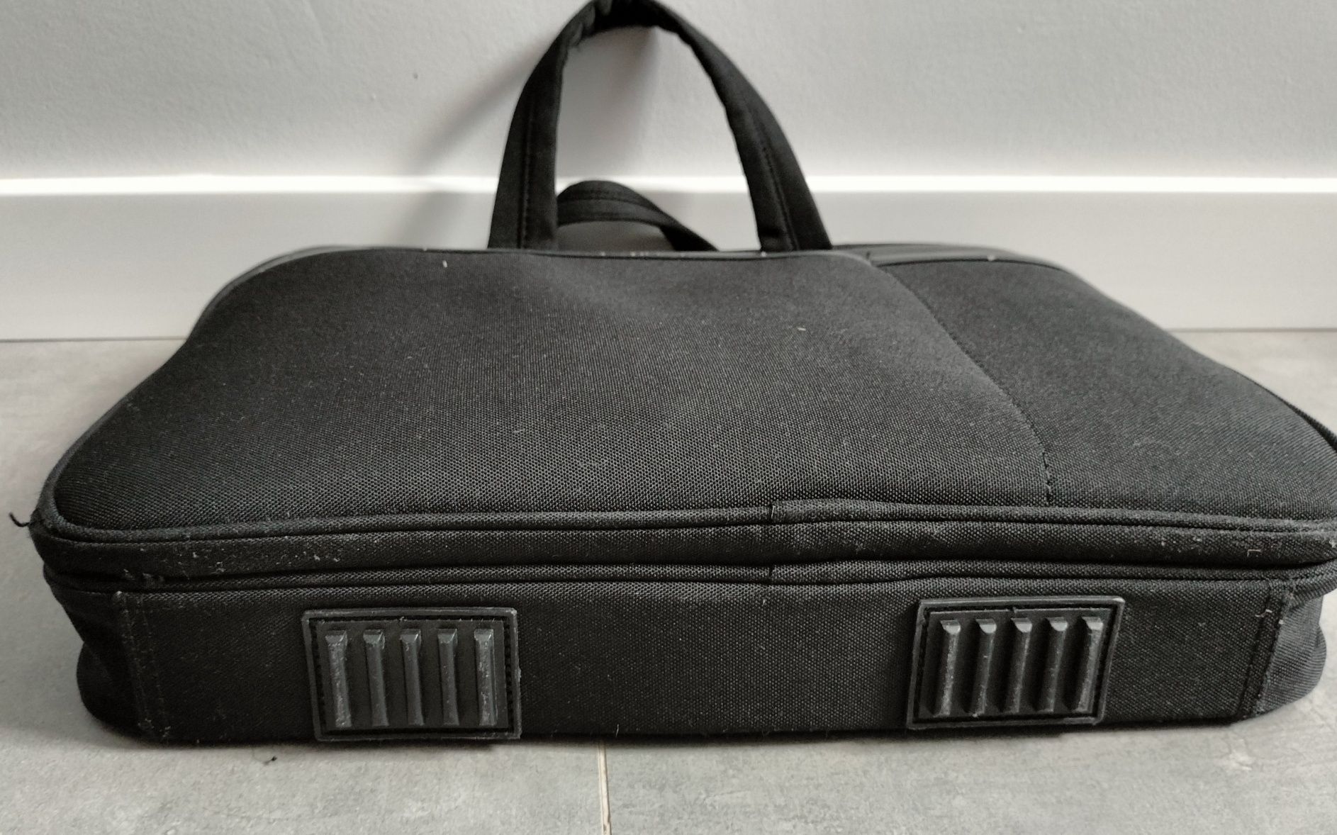 Torba na laptopa HP Essential Case Lekka Nylonowa 16,1"
