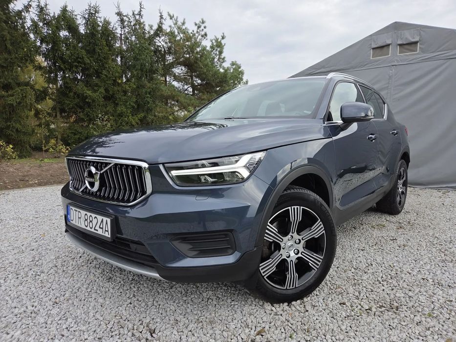 Volvo XC 40 B4 197KM INSCRIPTION benzyna virtual skóra ACC keyless tylko 6 tyś km