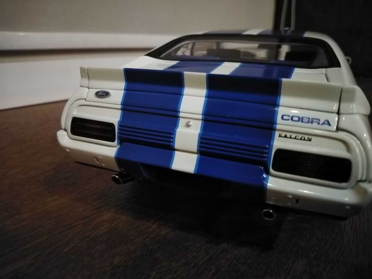 Модель автомобіля Biante (Autoart ) 1:18 Ford Falcon XC Cobra Coupe