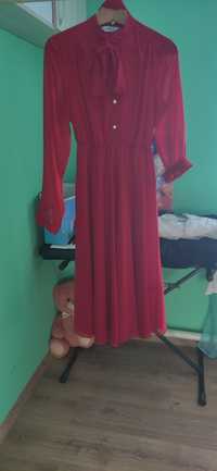 Плаття шиіонове, червоного кольору