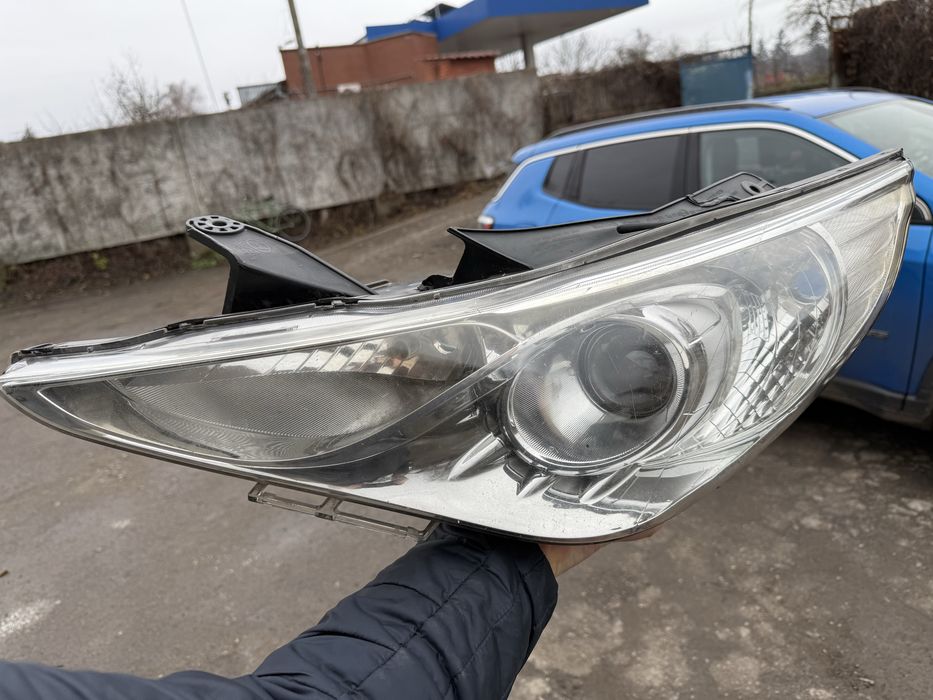 Фара Sonata YF, левая фара