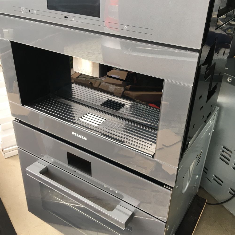 DGC7640 Miele oraz CVA7845 Miele Ekspres do kawy Piekarnik