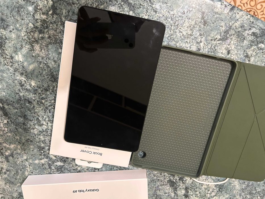 Samsung Galaxy Tab A9 (Wi-Fi) + чохол-книжка Galaxy Tab A9 Book Cover