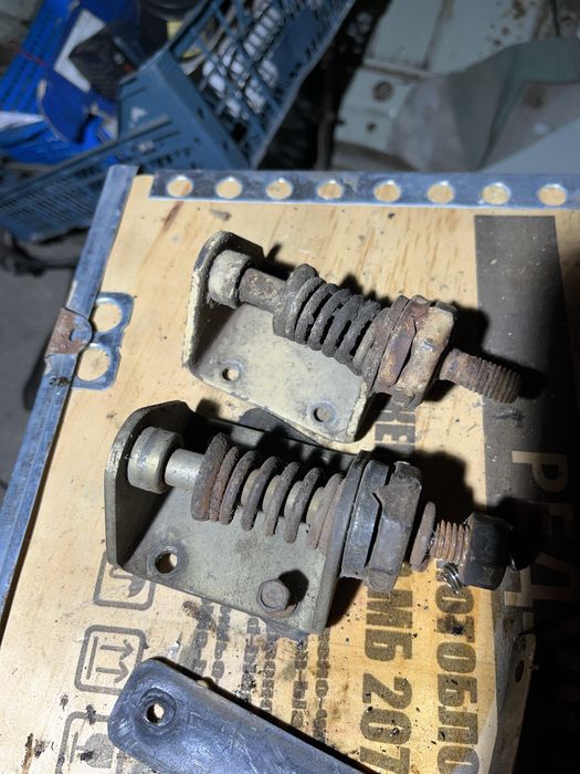 Кріплення зеркал газ 3307 3309