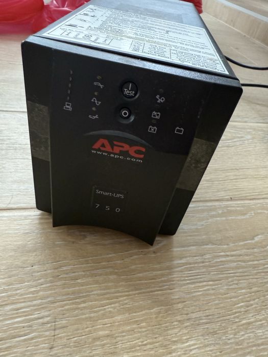 Безперебійник APC Smart UPS 750 / Бесперебойник