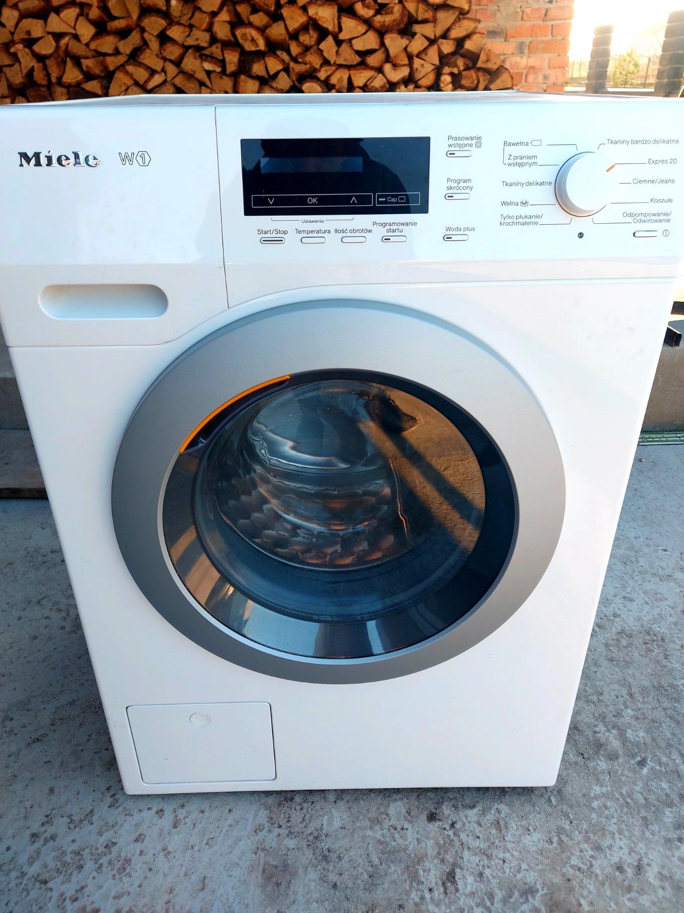 Пральна машинка Miele 8 kg