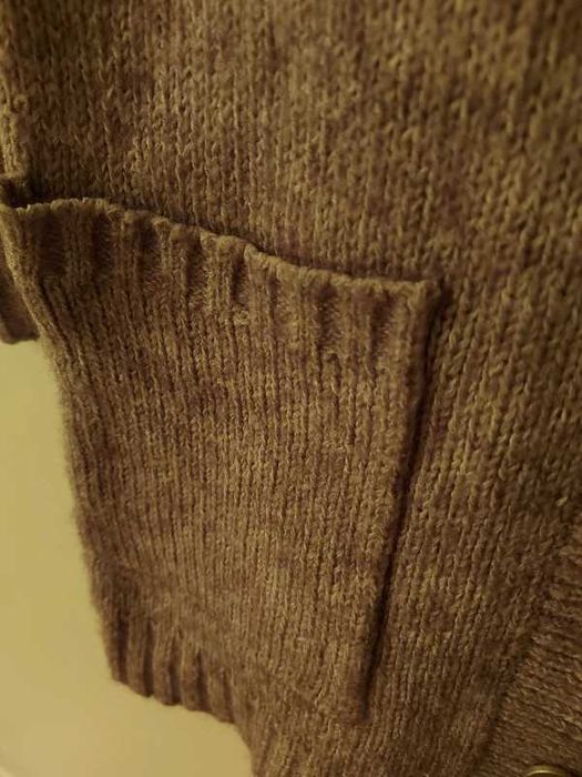 Długi kardigan Red Label — miękki ciepły z kieszeniami retro cozy look