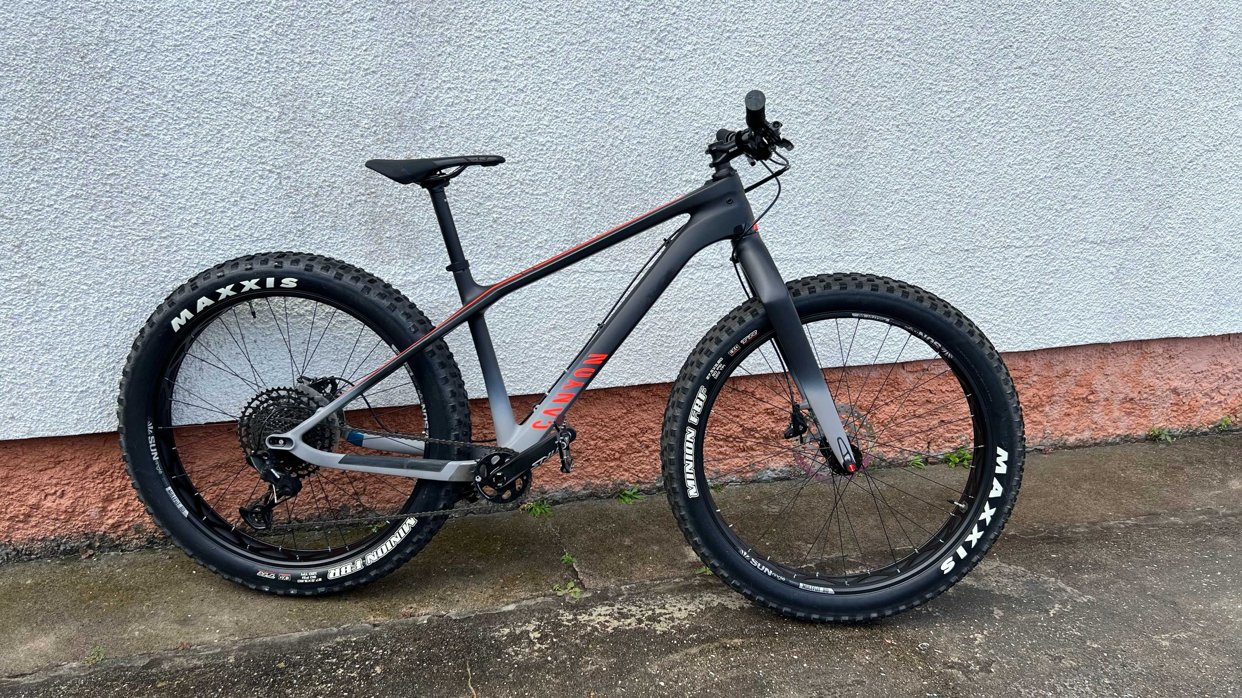 Bicicleta MTB Fat Bike Canyon Dude CF7 carbono tamanho M roda 27,5