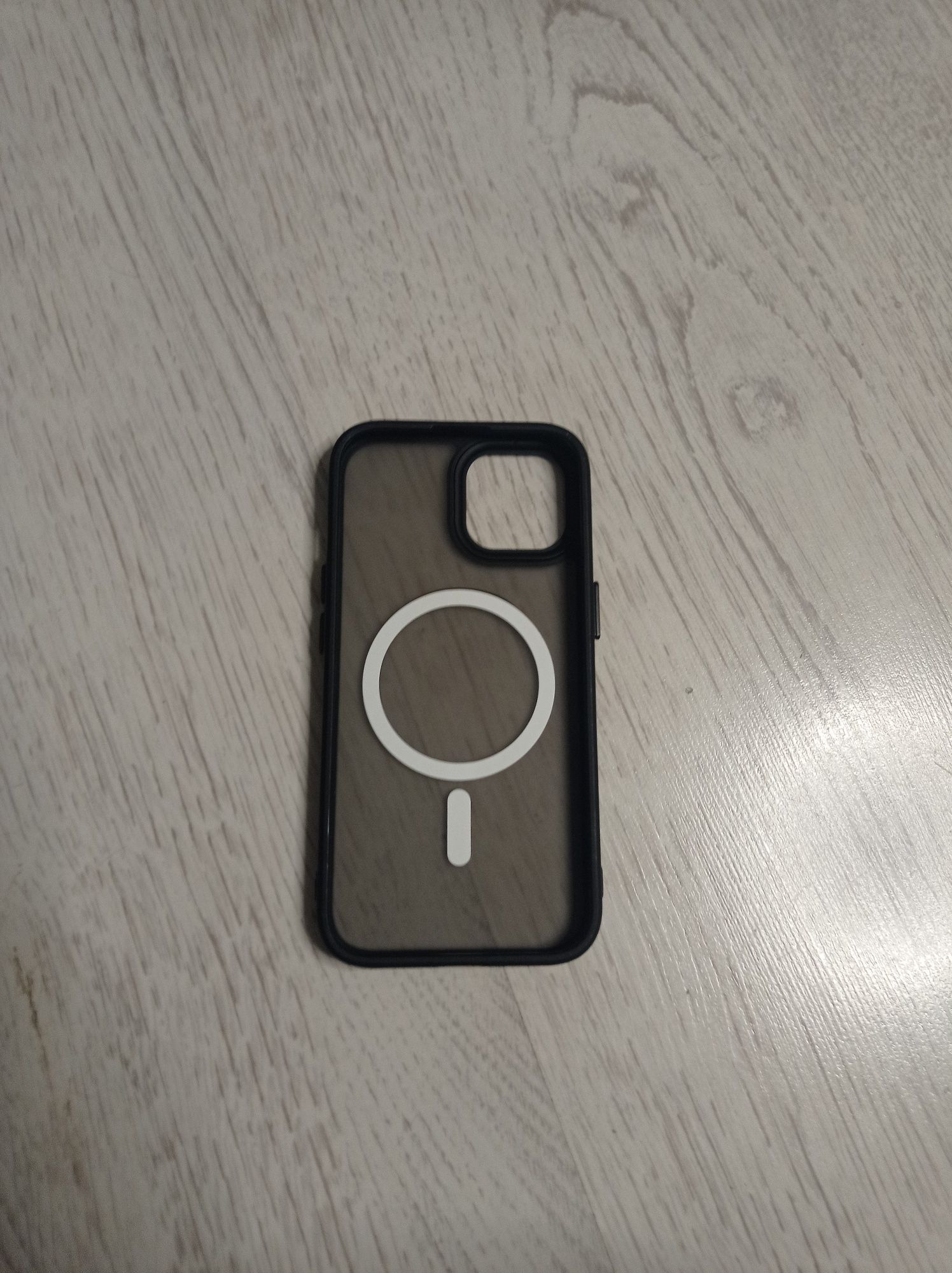Etui do iPhone 15