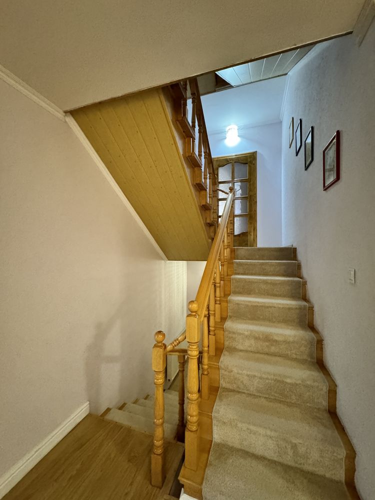 Продаж будинку у Садах