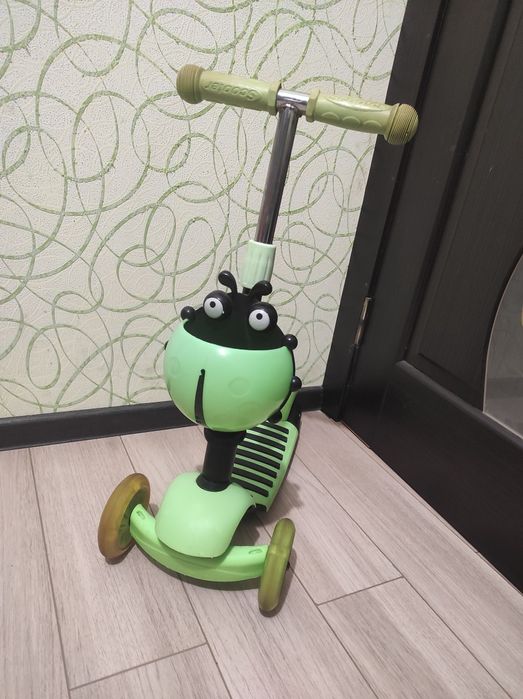 Самокат детский светящийся