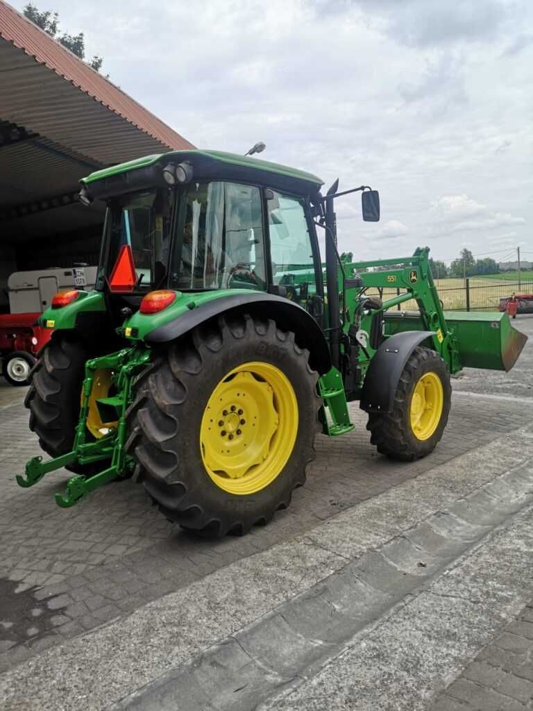 Ciągnik rolniczy John Deere 5720