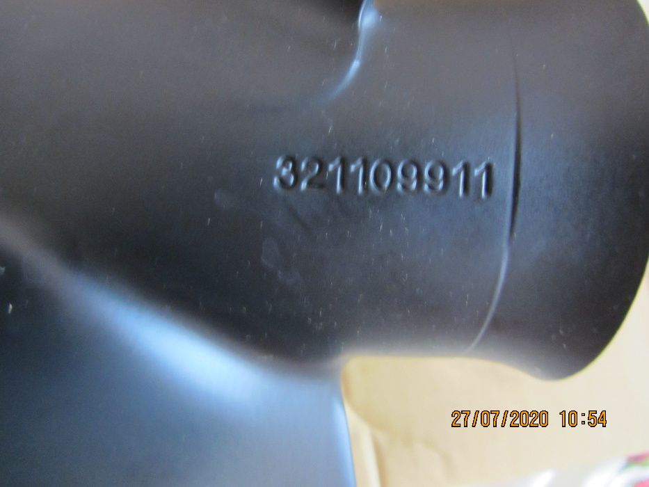 продаётся винт новый на Ямаха 30 2 такта. Торг уместен шаг 11
