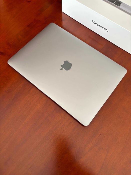 Macbook Pro 13” 2020 Touch Bar 256Gb SSD i5 8Gb Ram