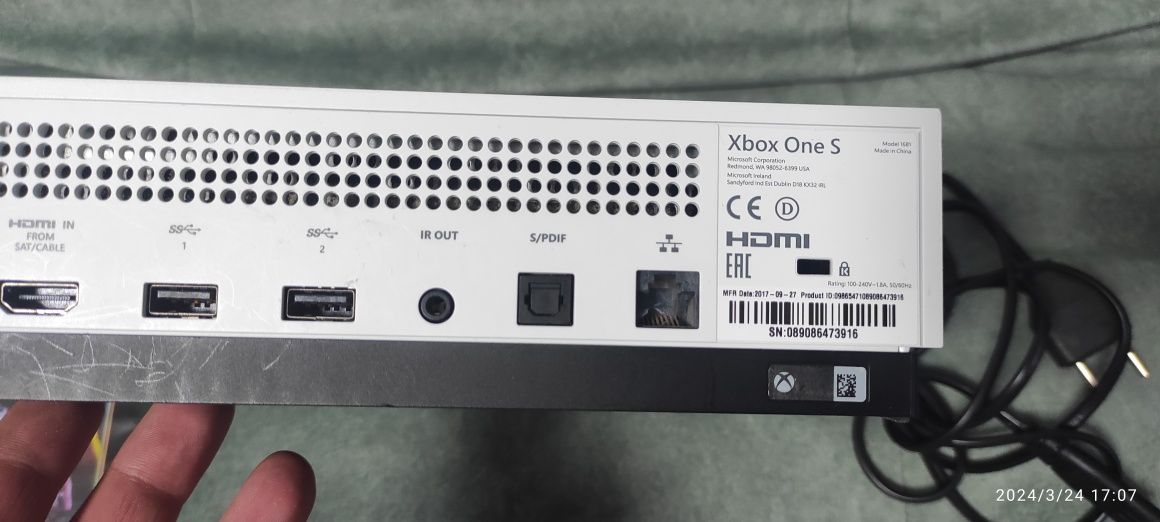 Пристака Xbox One s 1 tb