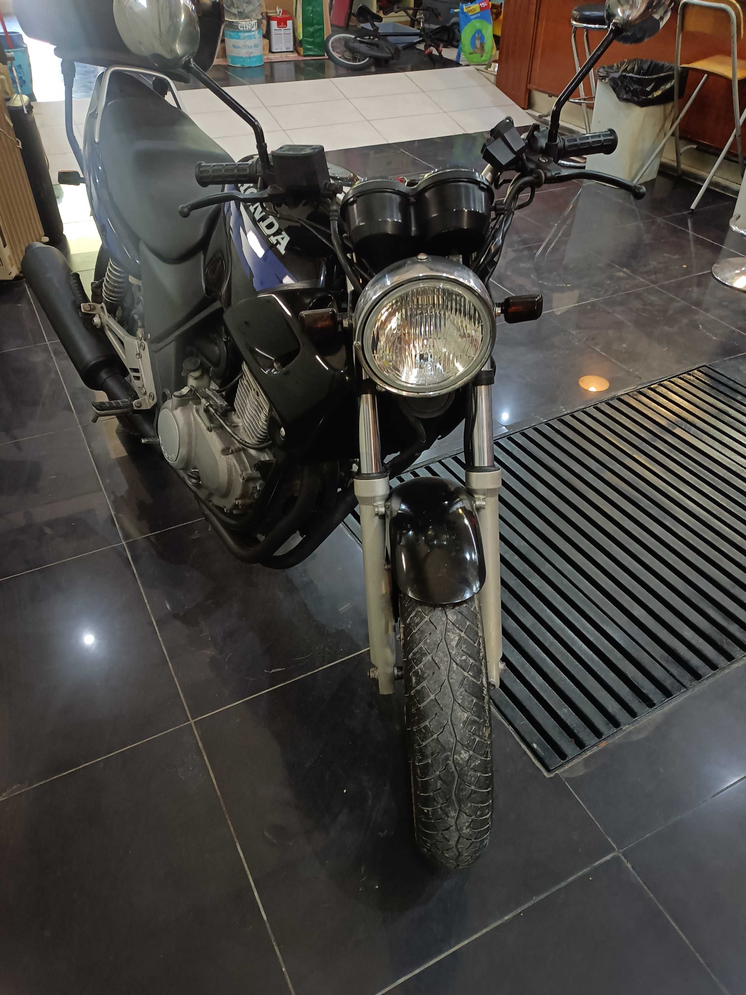 HONDA CB 500 com 57000 KM