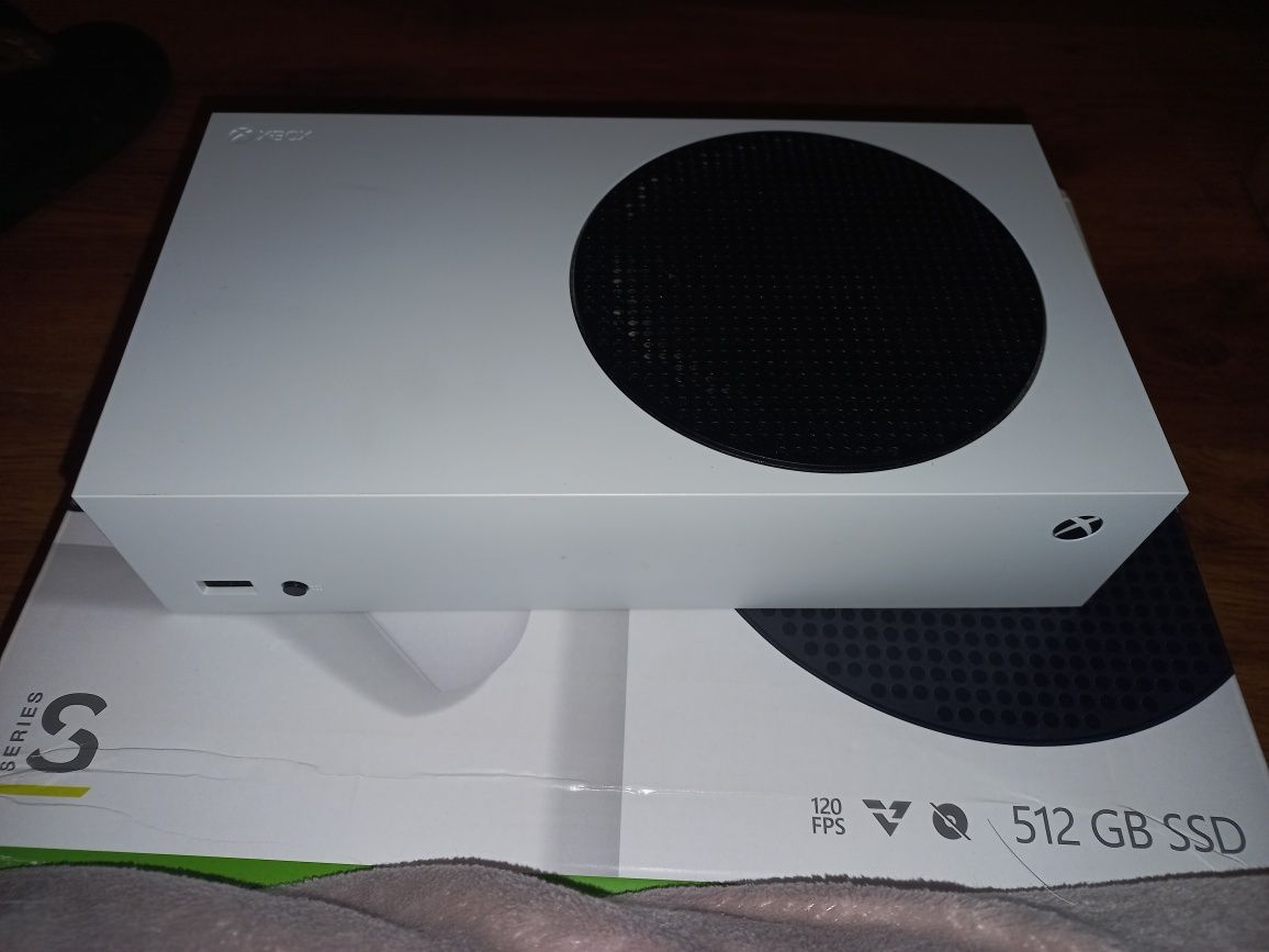 Sprzedam xbox series S