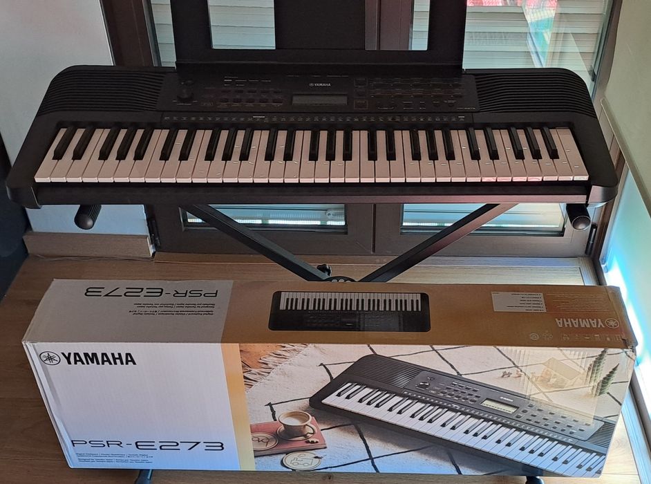 Teclado Yamaha PSR-E273