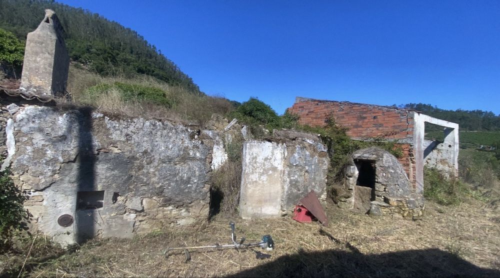 RUINA em Sobral de Monte Agraco