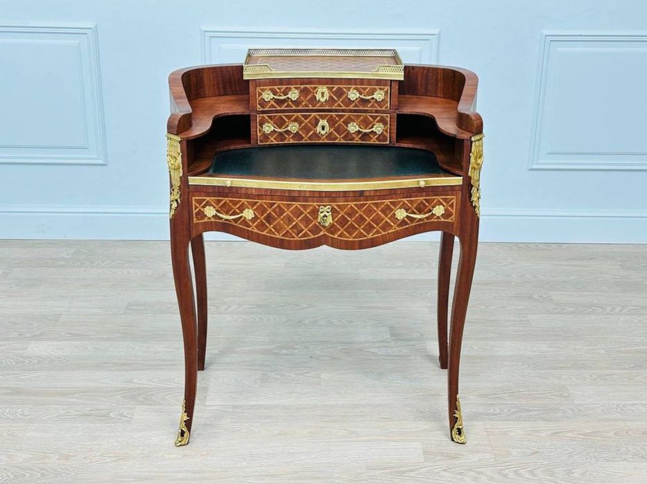 Антикварний столик-секретер у стилі Неокласицизму