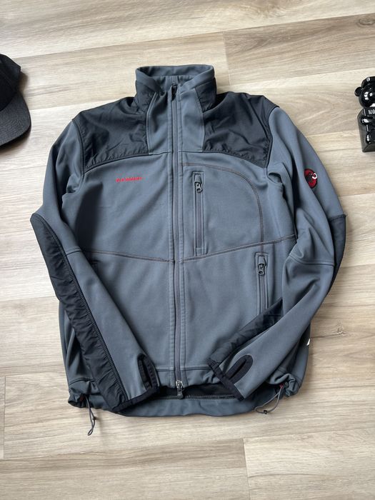 Mammut кофта софшел вітровка розмір М