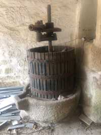 Prensa de vinho antiga