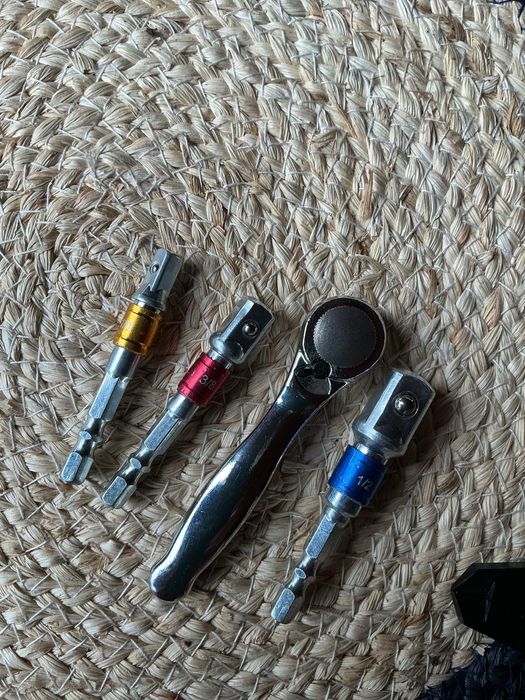 Високоякісний набір 4 пр трещотка 1/4 з перехідниками 1/4 3/8 1/2новий