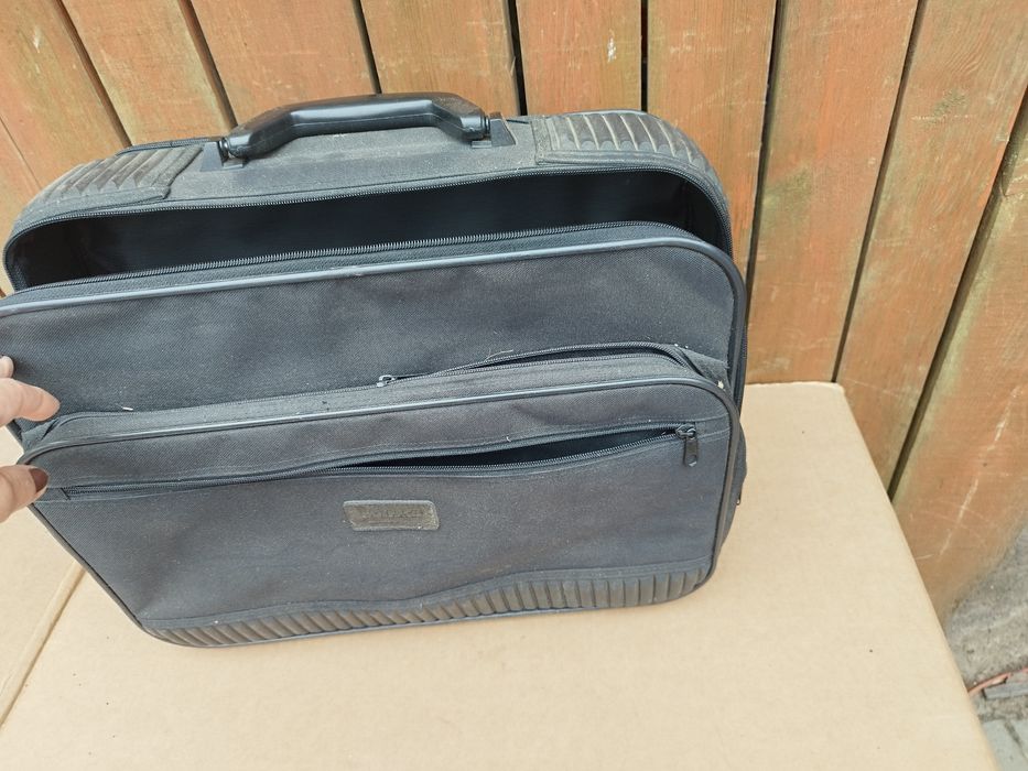 Walizka mała biznesowa