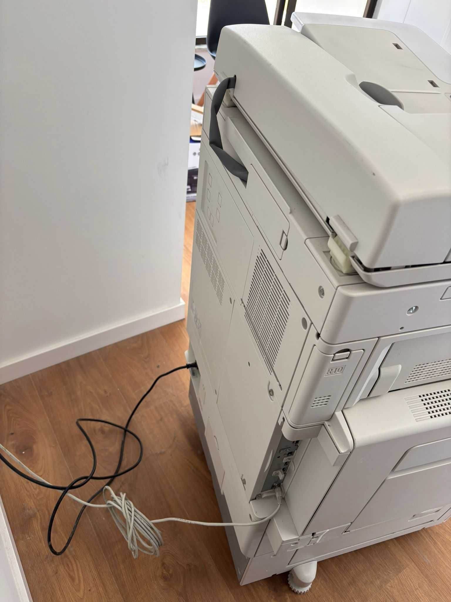 Impressora xerox WorkCentre 7120 ( c/1 toner magenta + 2 amarelos)
