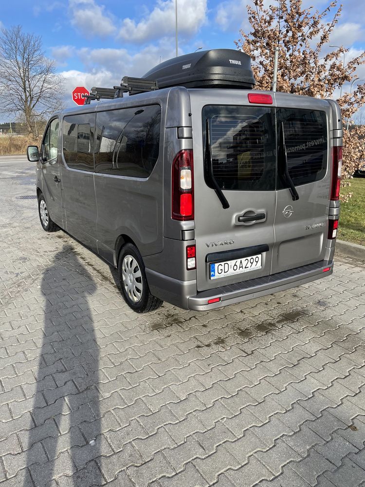 Wynajem busa, 9 osobowy, Vivaro, Trafic