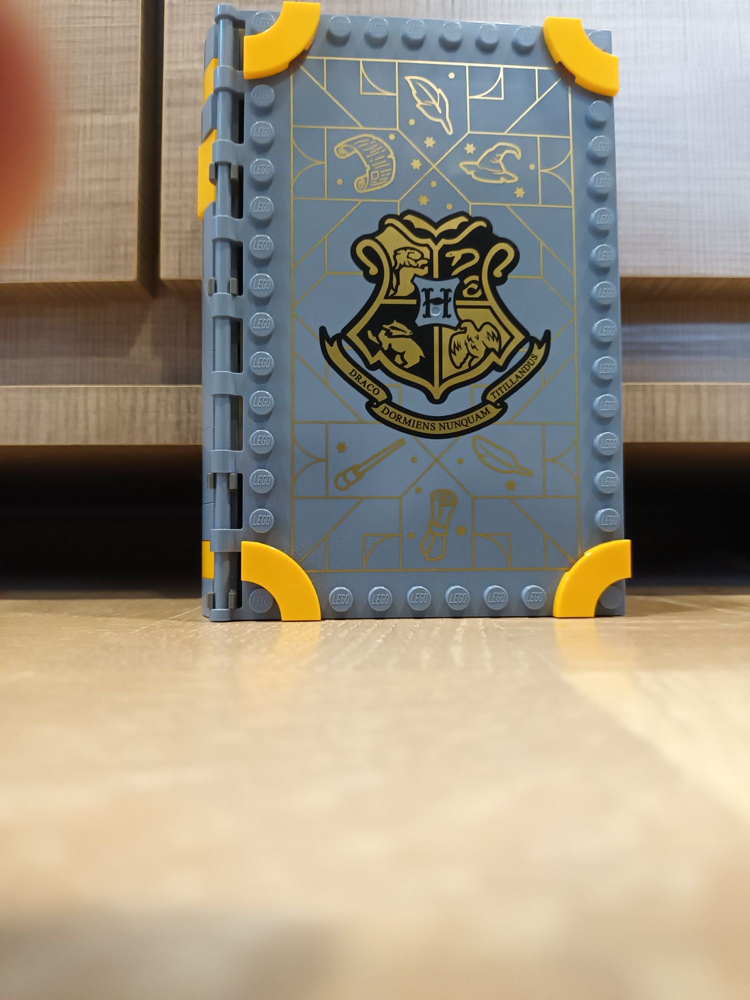 Książka lego harry potter "chwile z hogwartu"