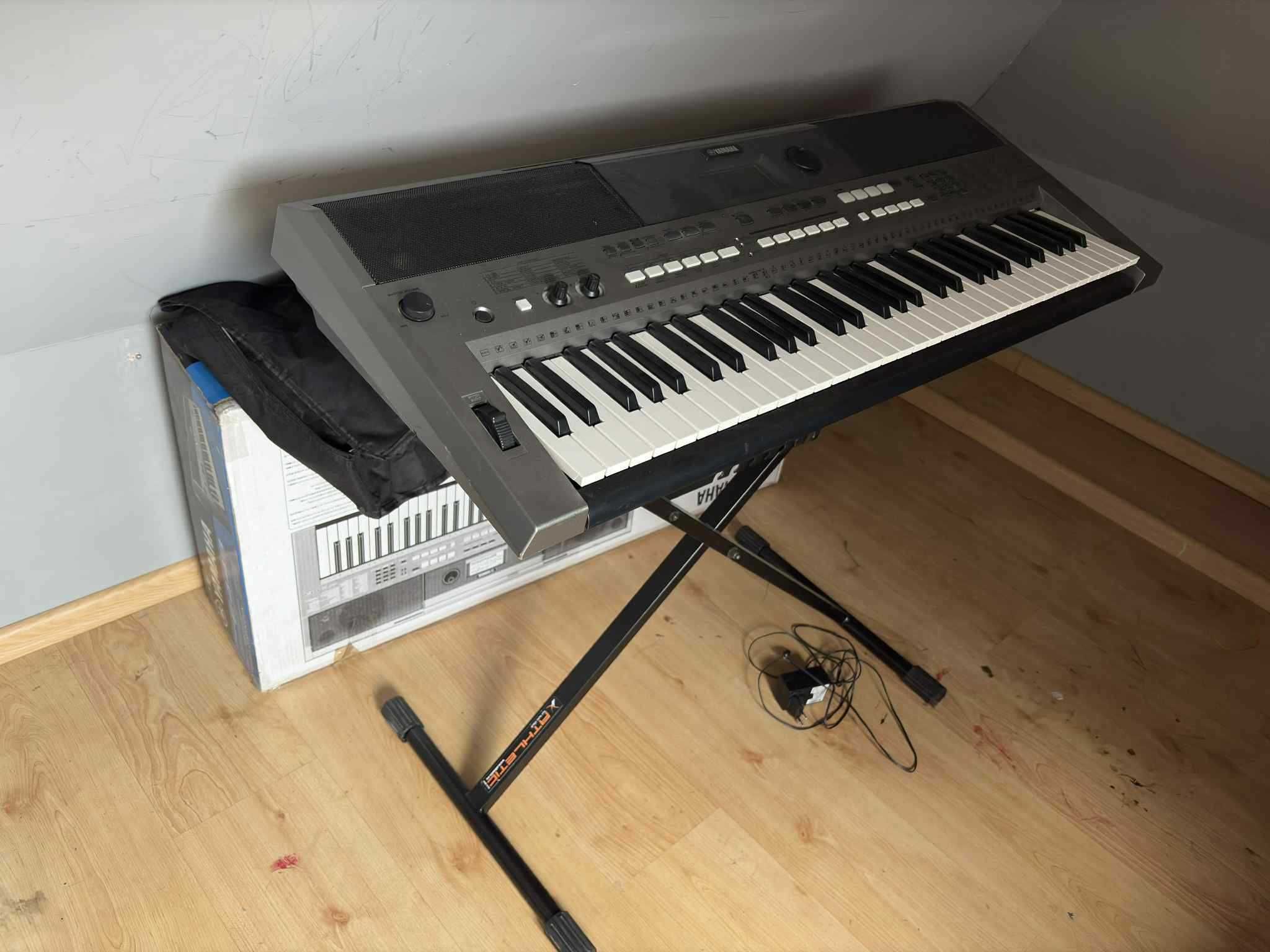 (rezerwacja)Yamaha PSR-E443 – zadbana, gotowa do grania!!! OKAZJA!!!