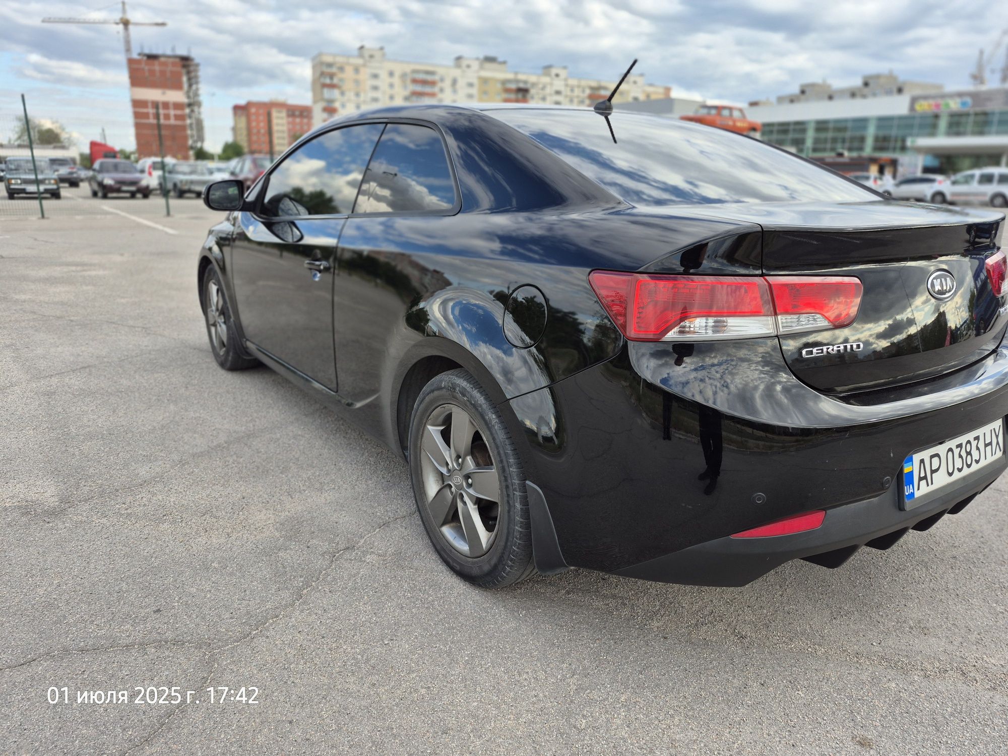 KIA Coup 1,6 мех газ-бенз