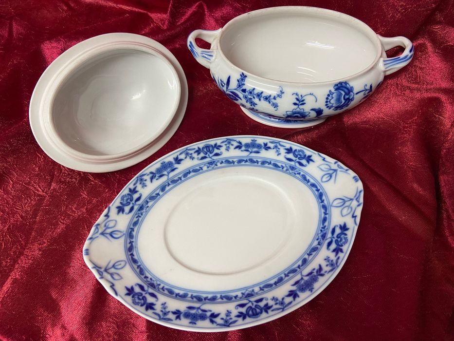 Varias peças Caixa Terrina Prato Saleiro Porcelana Vista Alegre VA 1