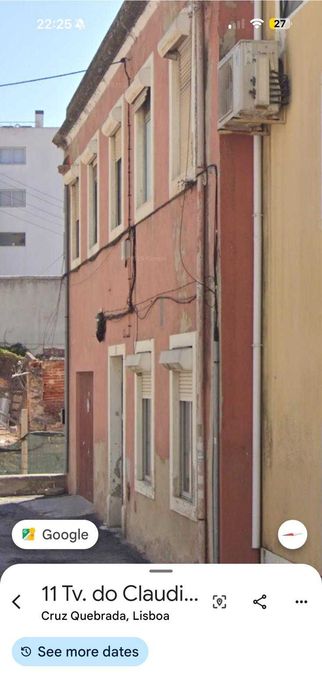 Apartamento T3 no centro do Dafundo para remodelar!