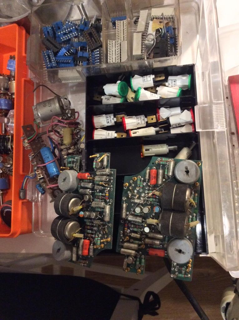 Instrumenty klawiszowe, części, serwis, syntezator