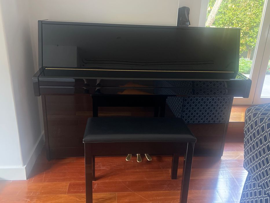 Vende-se pianoforte marca YAMAHA