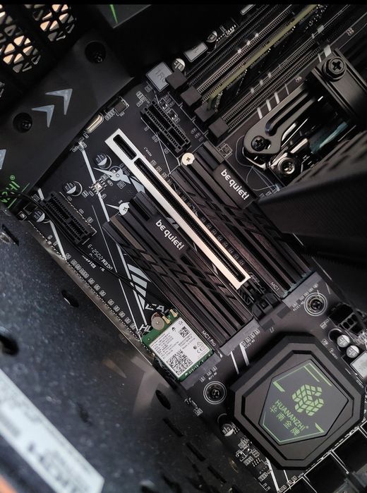 Komputer radeon RX 6700 XT 12gb, intel 8r16w 32gb RAM, ssd NVME 1000gb