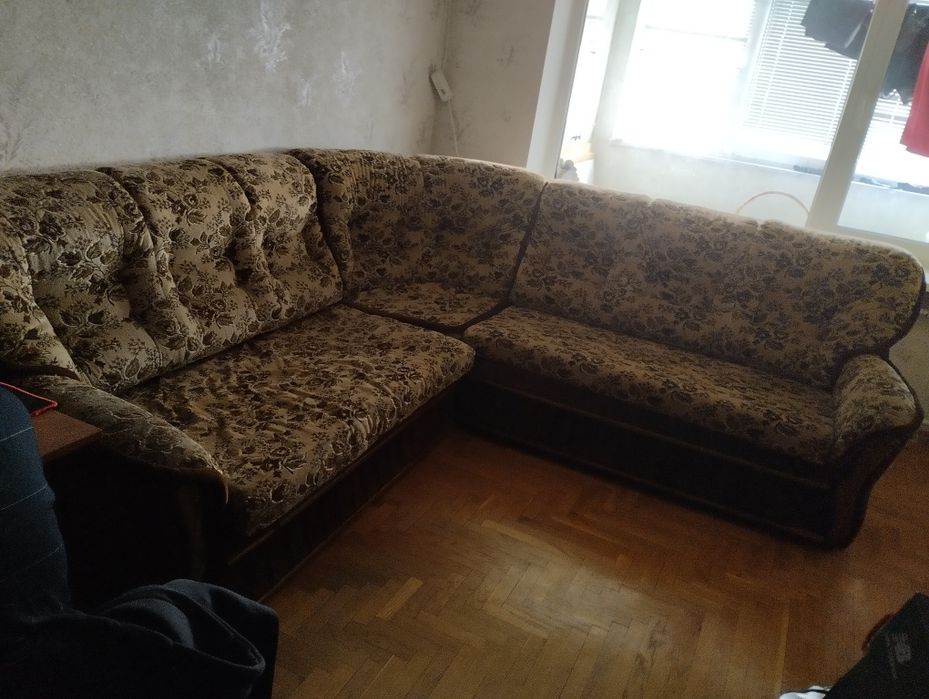 Продам диван для залы