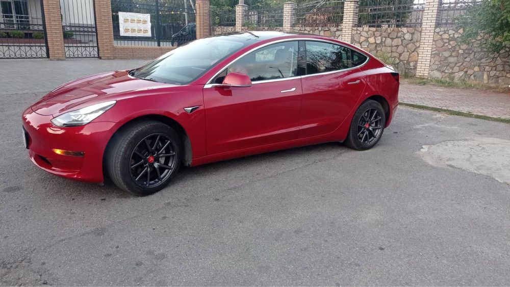 Tesla model 3 продам