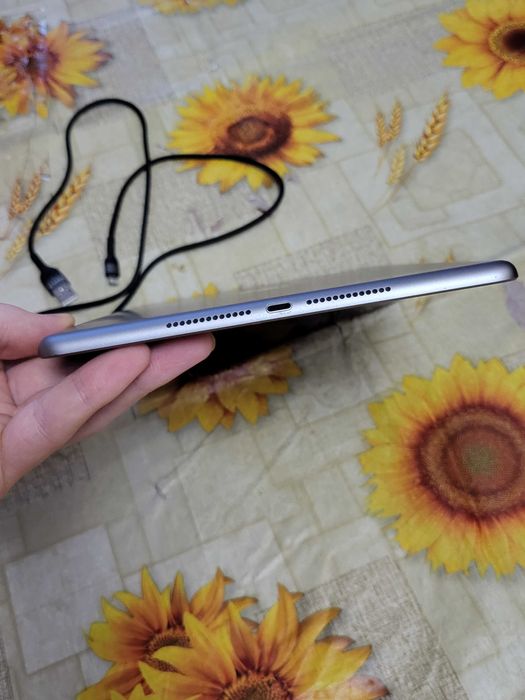 iPad 9.7" 6 покоління 128 ГБ планшет apple