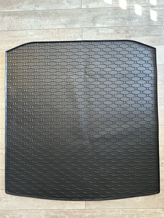 Mata gumowa bagażnikowa