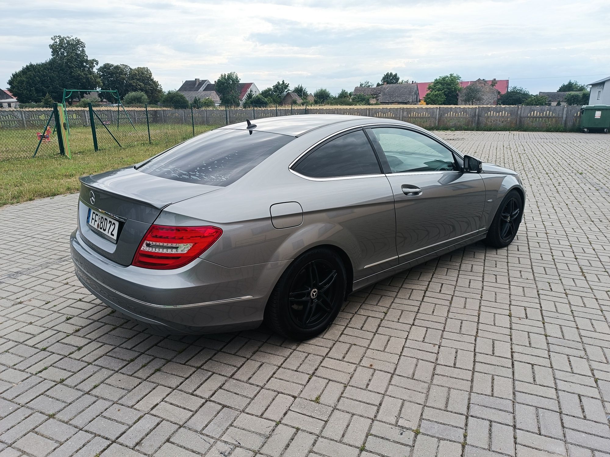 Sprzedam w204 coupe lift z Niemiec stan bardzo dobry.