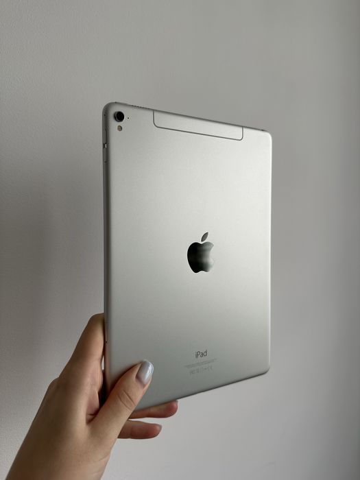 iPad Pro 9.7" (A1674), 32 GB  Wi-Fi+Cellular (Silver)