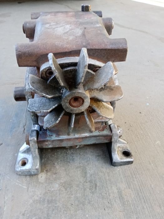 Продам редуктор механический