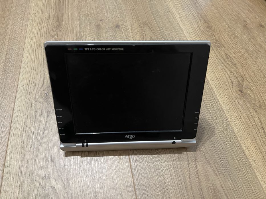 Портативний телевізор Ergo на 8 дюймів